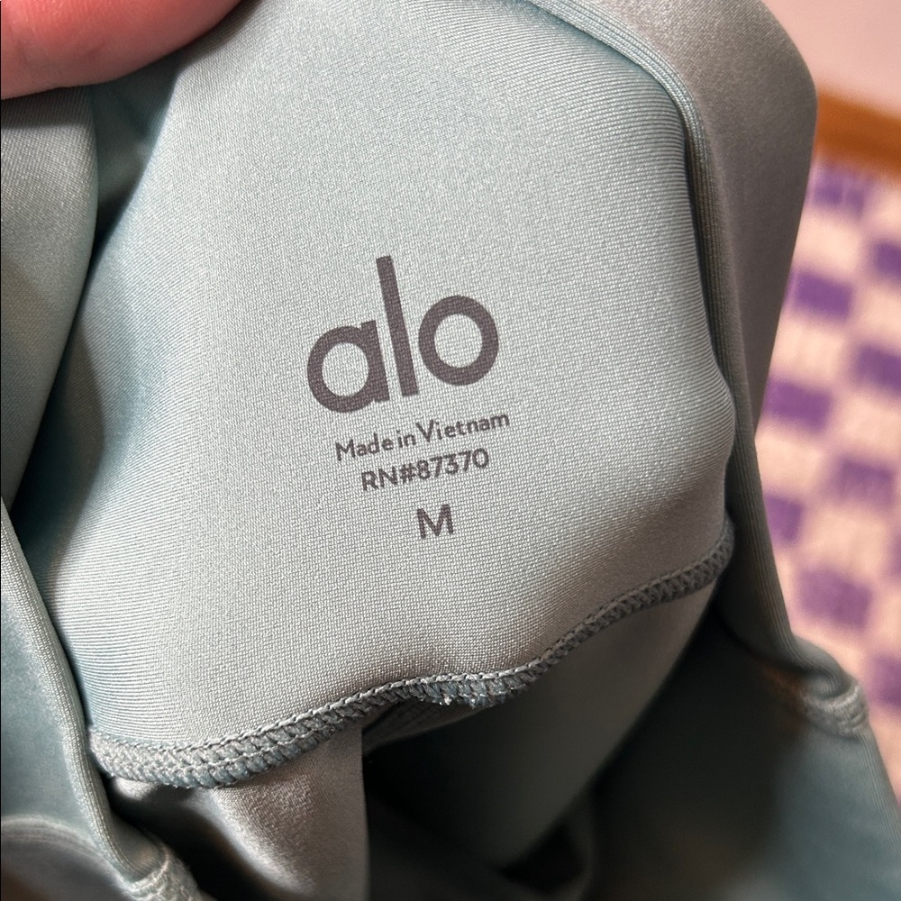 ALO Yoga 7/8 High Waist Airlift Leggings - Picture 3 of 4